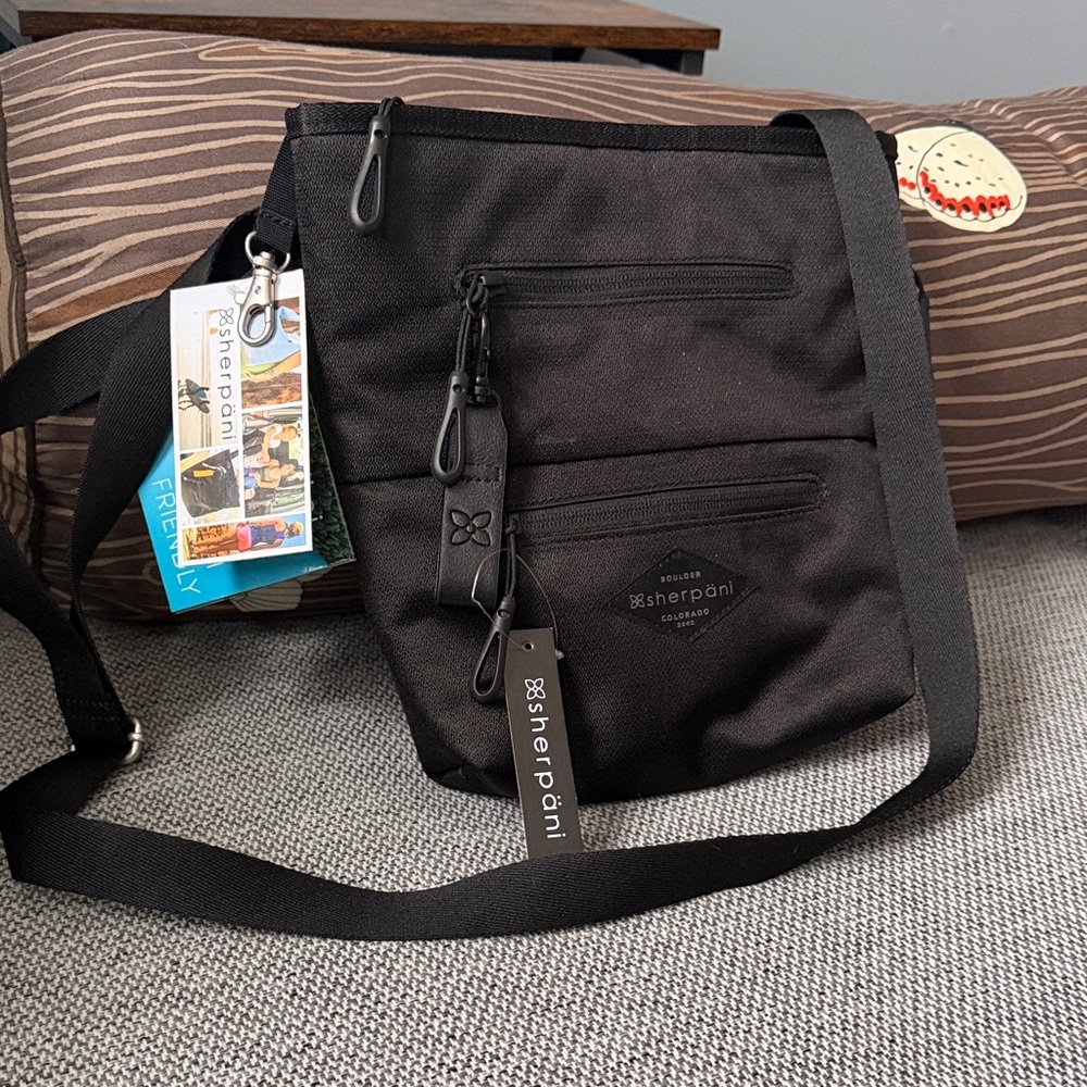 Sherpani Black Sadie Messenger Bag